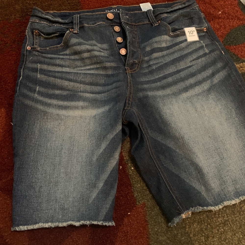 Time and Tru  shorts size 14 high rise.